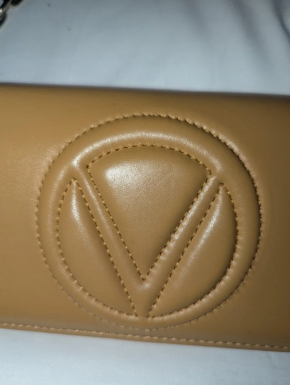 Valentino sleek fold